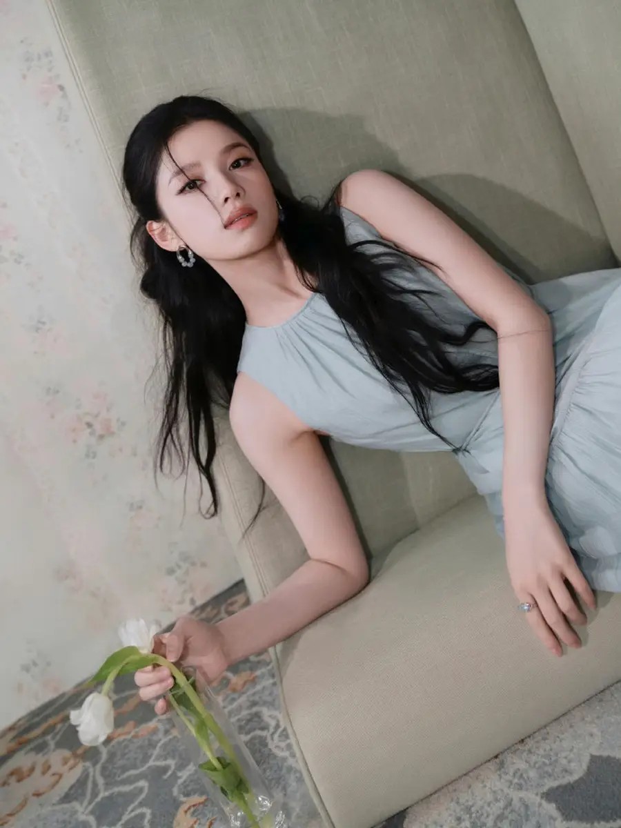 《韶华若锦》：古装甜宠赛道再添黑马，包上恩的“聪明式女主”为何能突围？