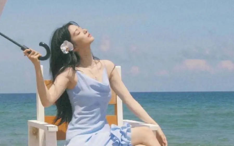 刘亦菲一个动作仙气全无，她总能精准踩到粉丝心趴
