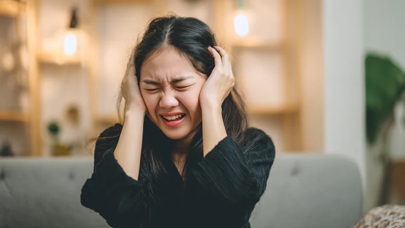 香港知名富二代混血女友彩照曝光，不着急结婚，才华终被肯定