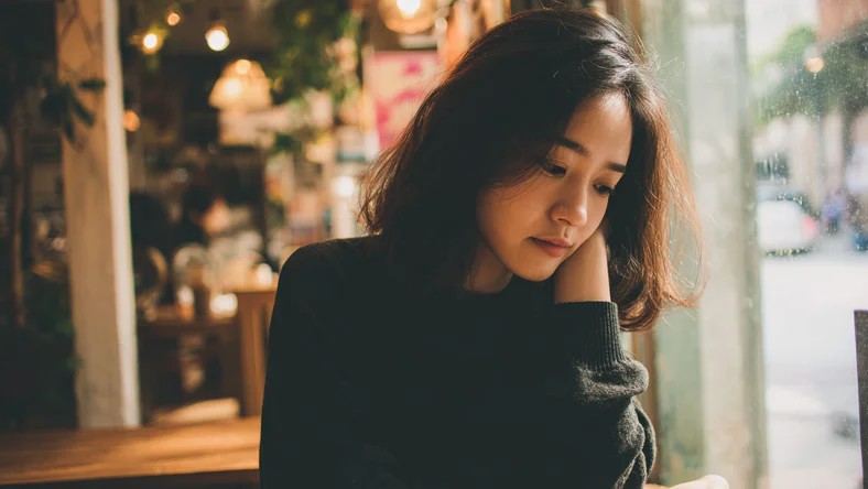 杨默依EP《不坦白》压轴单曲《遥遥》上线：克制爱意与女性叙事的双重表达