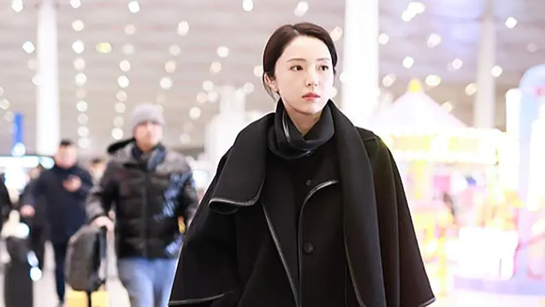 从争议女星到口碑逆袭！张柏芝用行动打脸 “两面派” 明星
