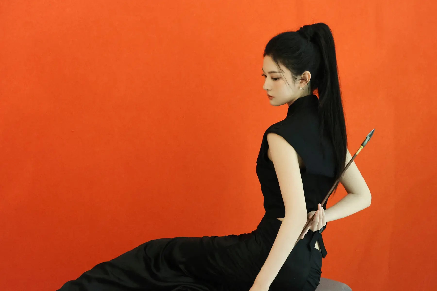 TVB女星陈懿德主持《声秀》引争议：洗版式差评与力捧背后的讨论